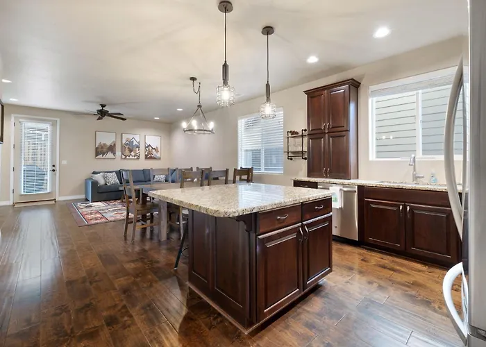 Сasa de vacaciones New! 5br Family Retreat With Game Room, Ac, Near Downtown & Nau