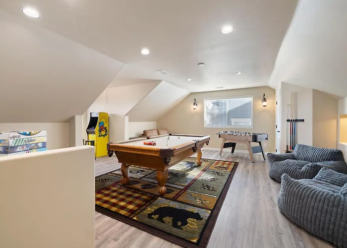 New! 5br Family Retreat With Game Room, Ac, Near Downtown & Nau Vakantiehuis Flagstaff