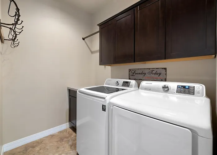 New! 5br Family Retreat With Game Room, Ac, Near Downtown & Nau Flagstaff